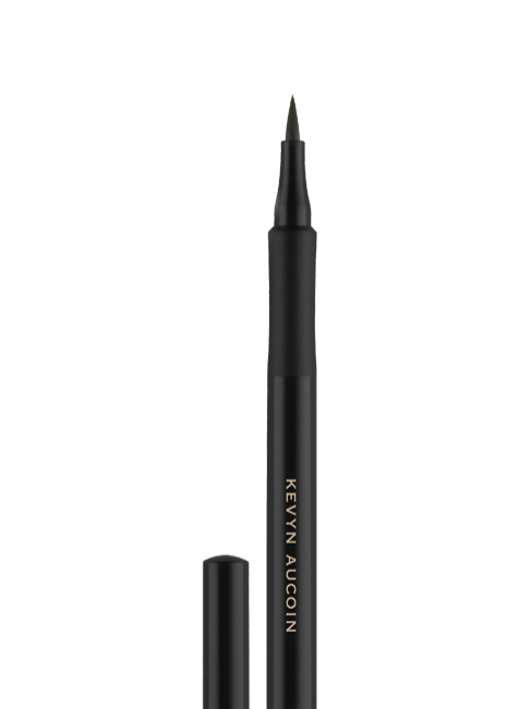 The Precision Liquid Liner Basic Black