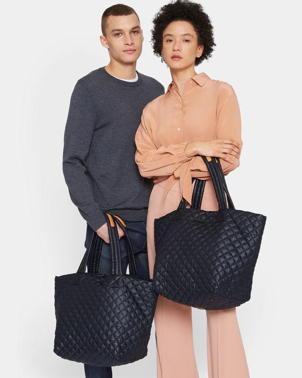 Medium Metro Tote in Black Rec