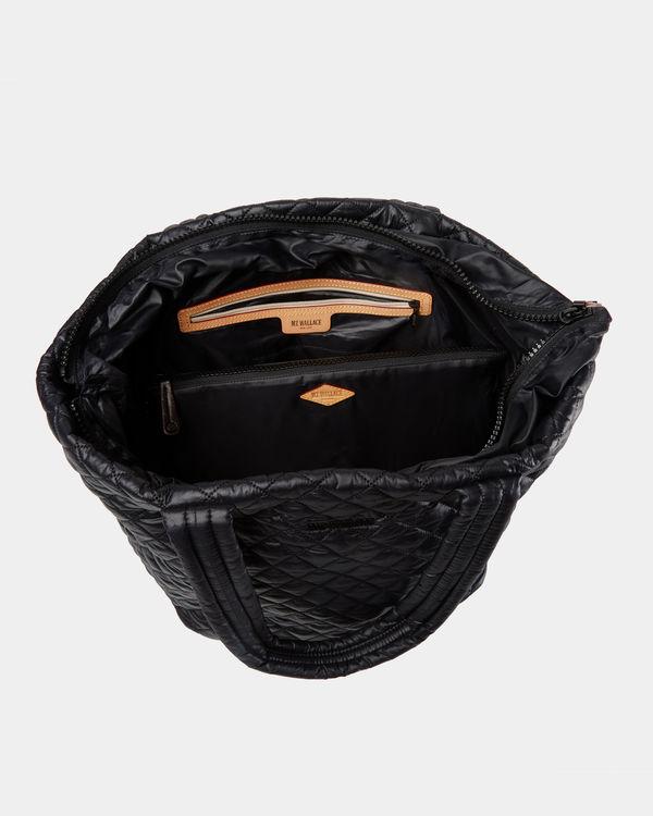 Medium Metro Tote in Black Rec