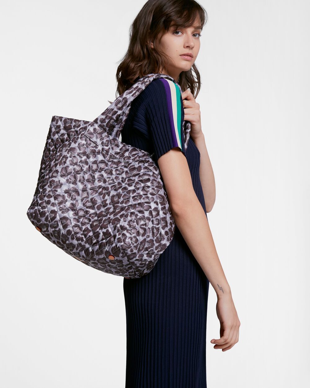 Medium Metro Tote in Magnet Leopard