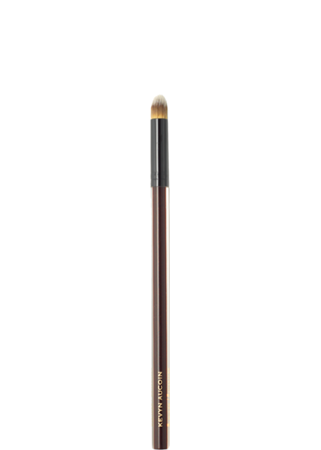 The Blender/concealer Brush