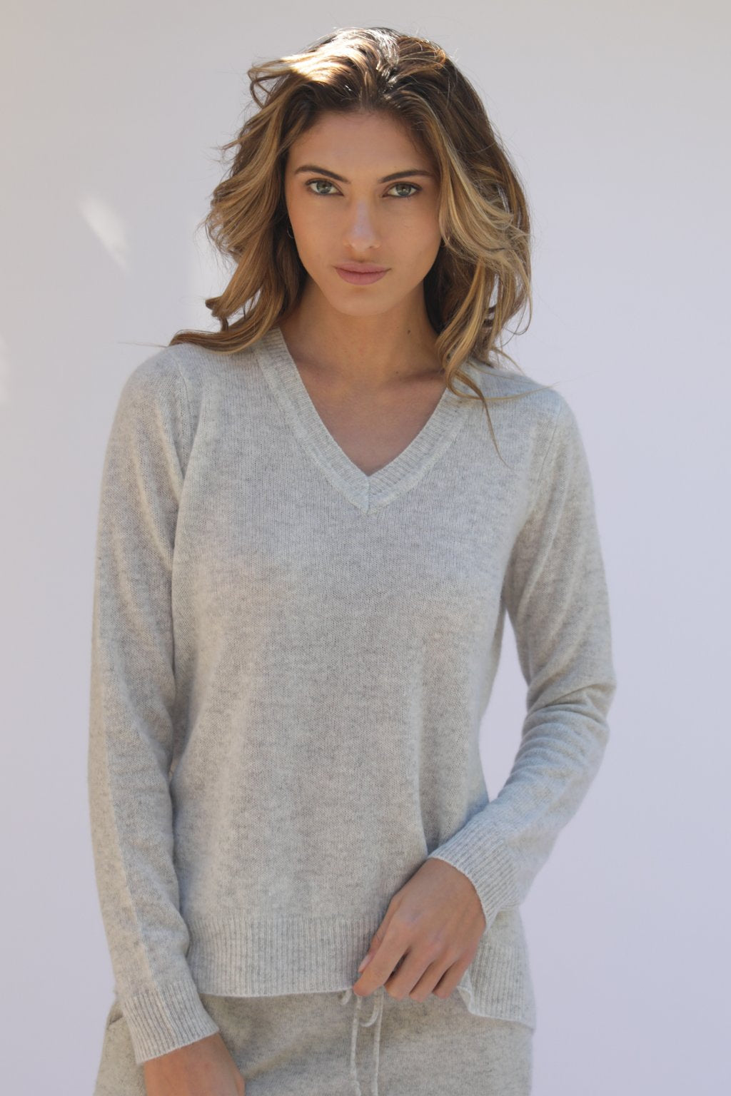 Kendra Too V-Neck Cashmere Sweater - Nimbus