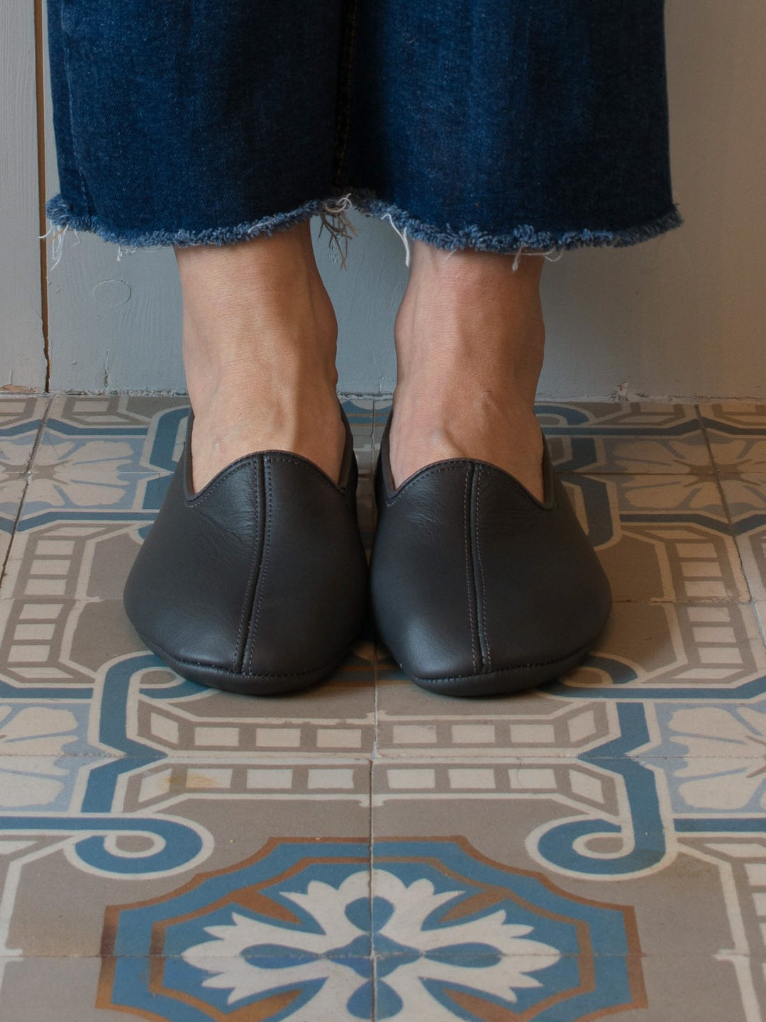 Leather Slippers in Dark Grey