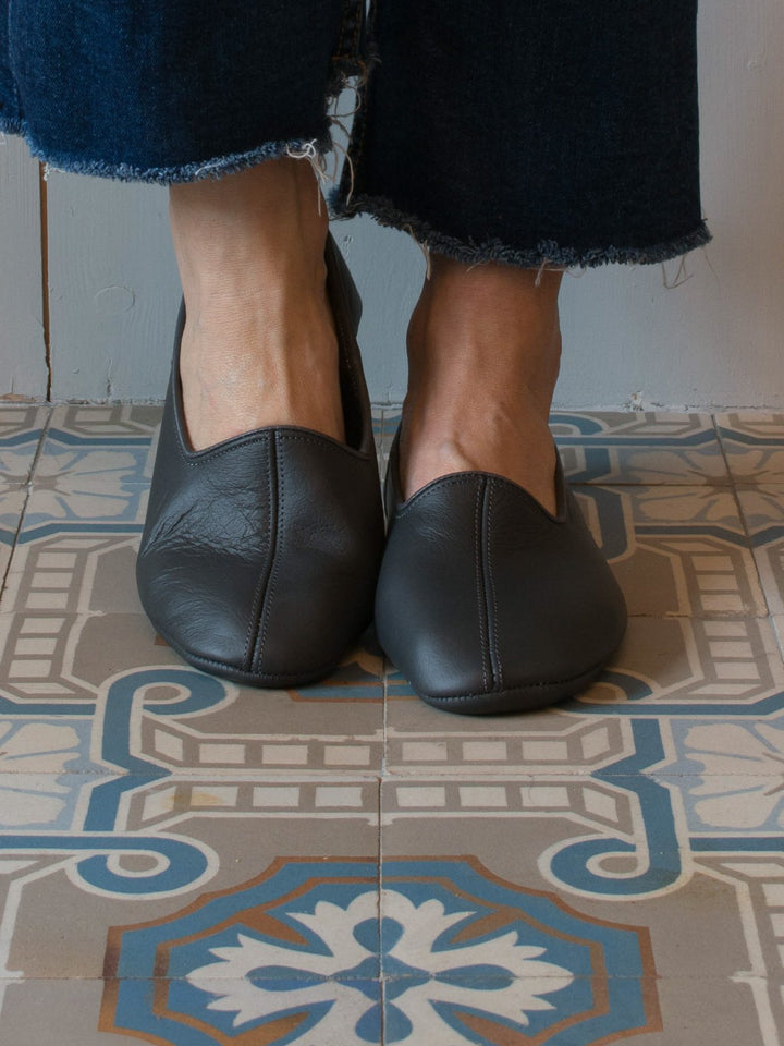 Leather Slippers in Dark Grey