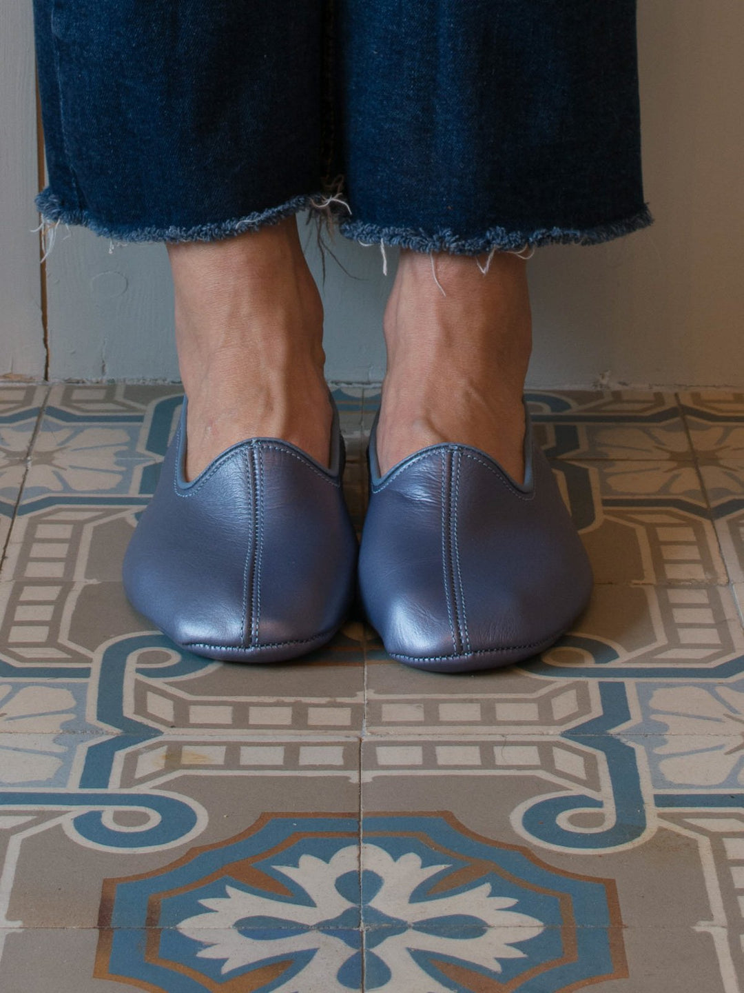 Leather Slippers in Glossy Blue