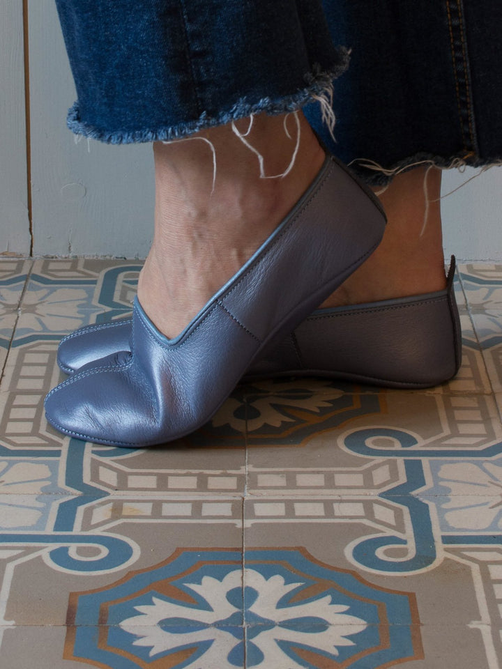 Leather Slippers in Glossy Blue