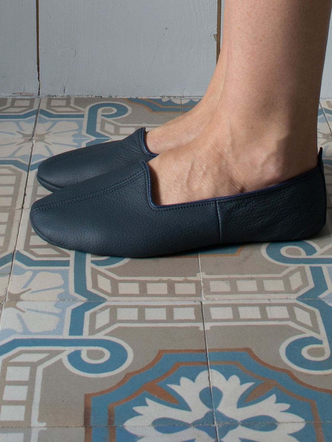 Leather Slippers in Night Blue