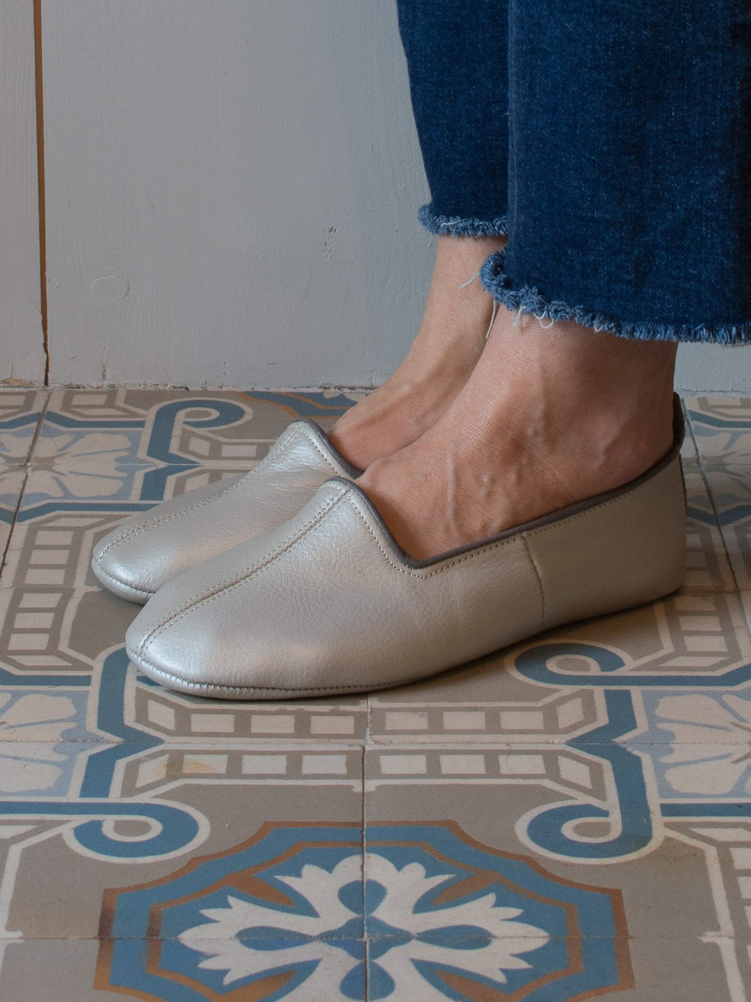 Leather Slippers in Silver