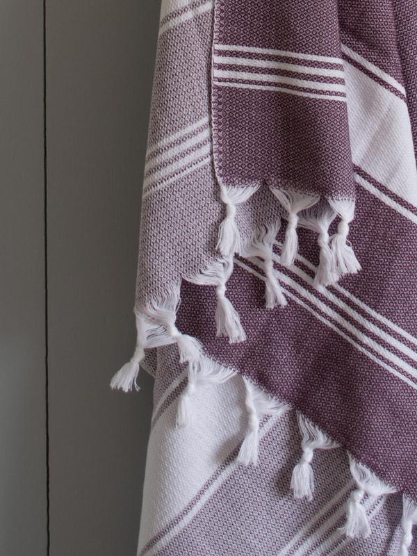 Honeycomb Towel Aubergine/white