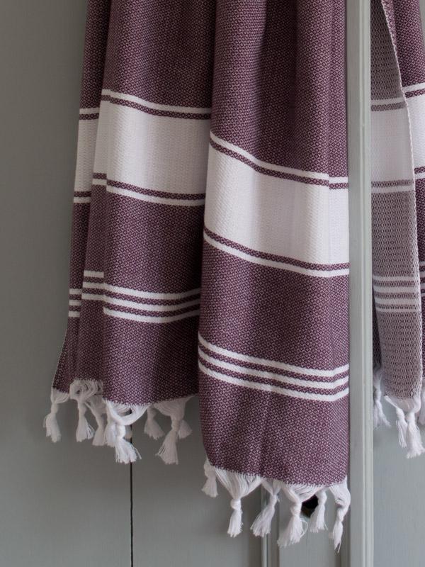 Honeycomb Towel Aubergine/white