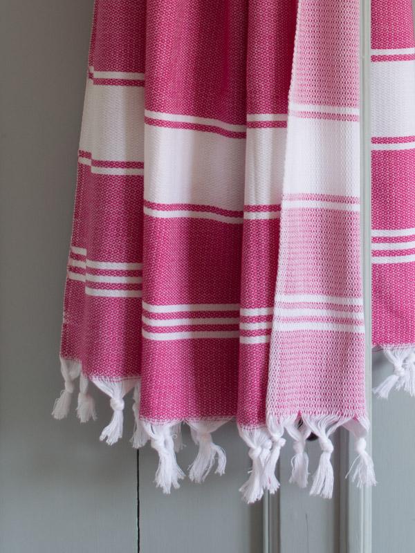 Honeycomb Towel Fuchsia/white