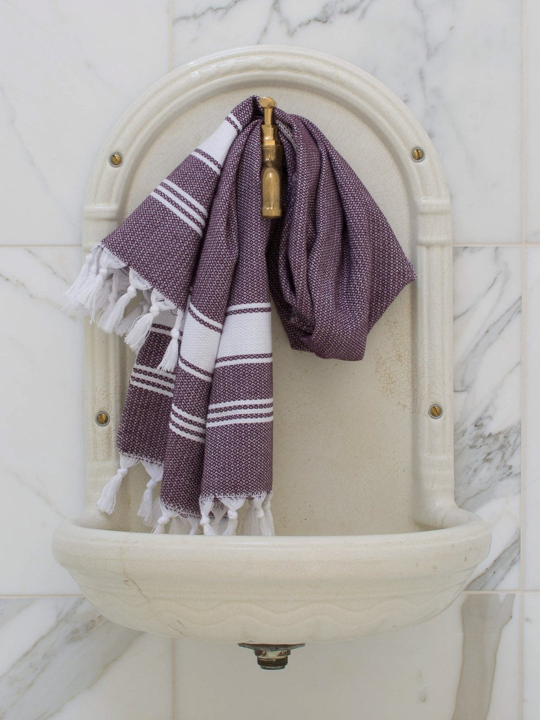 Small Honeycomb Towel Aubergine/white