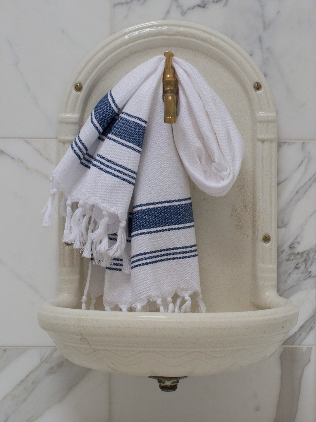 Small Honeycomb Towel White/navy Blue